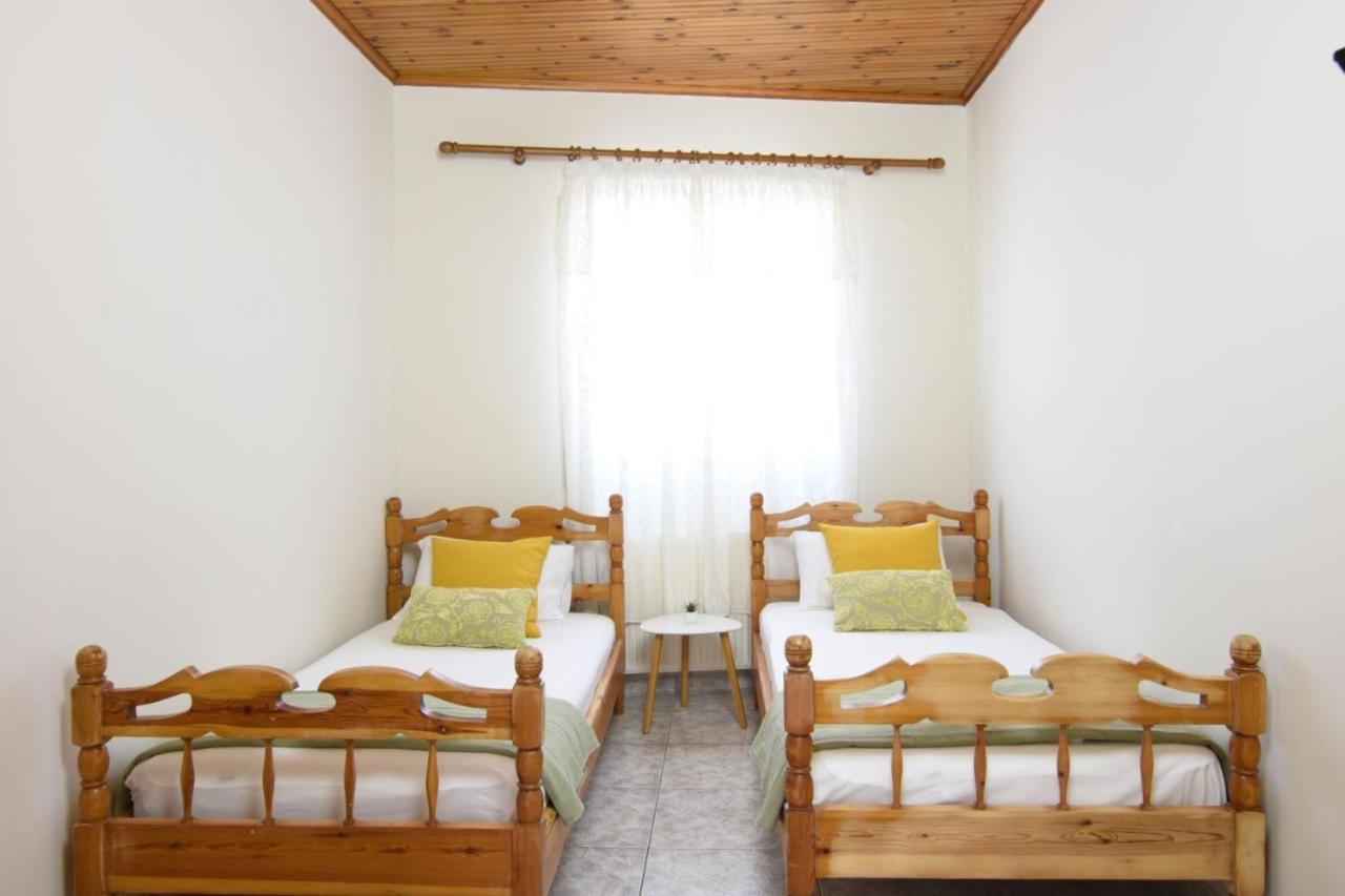 The Yellow Art Home Kalamata Exterior foto